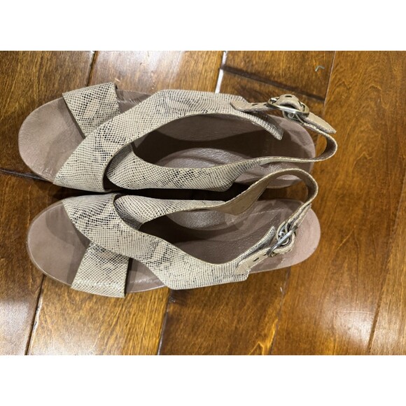 Dansko Women's Jacinda Slingback Sandal Taupe Snake Size 40 (US size 9.5-10) - Picture 2 of 6